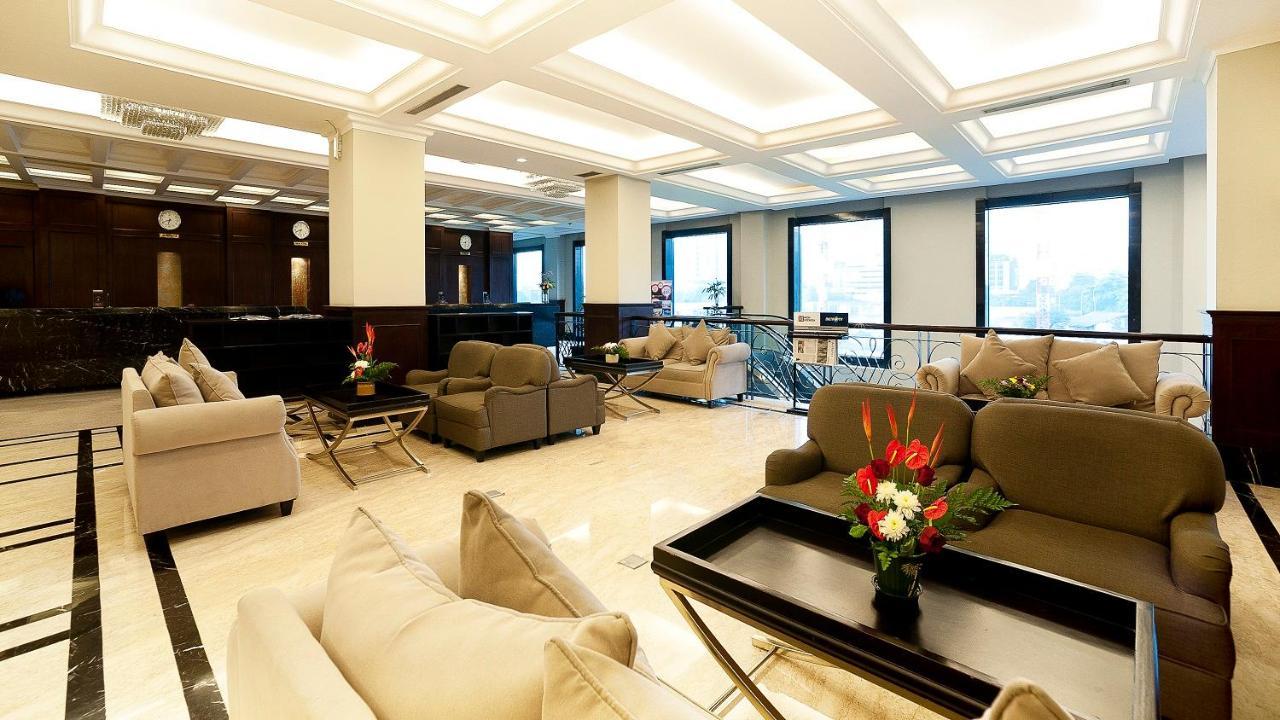 Royal Kuningan Hotel Jakarta Exterior photo