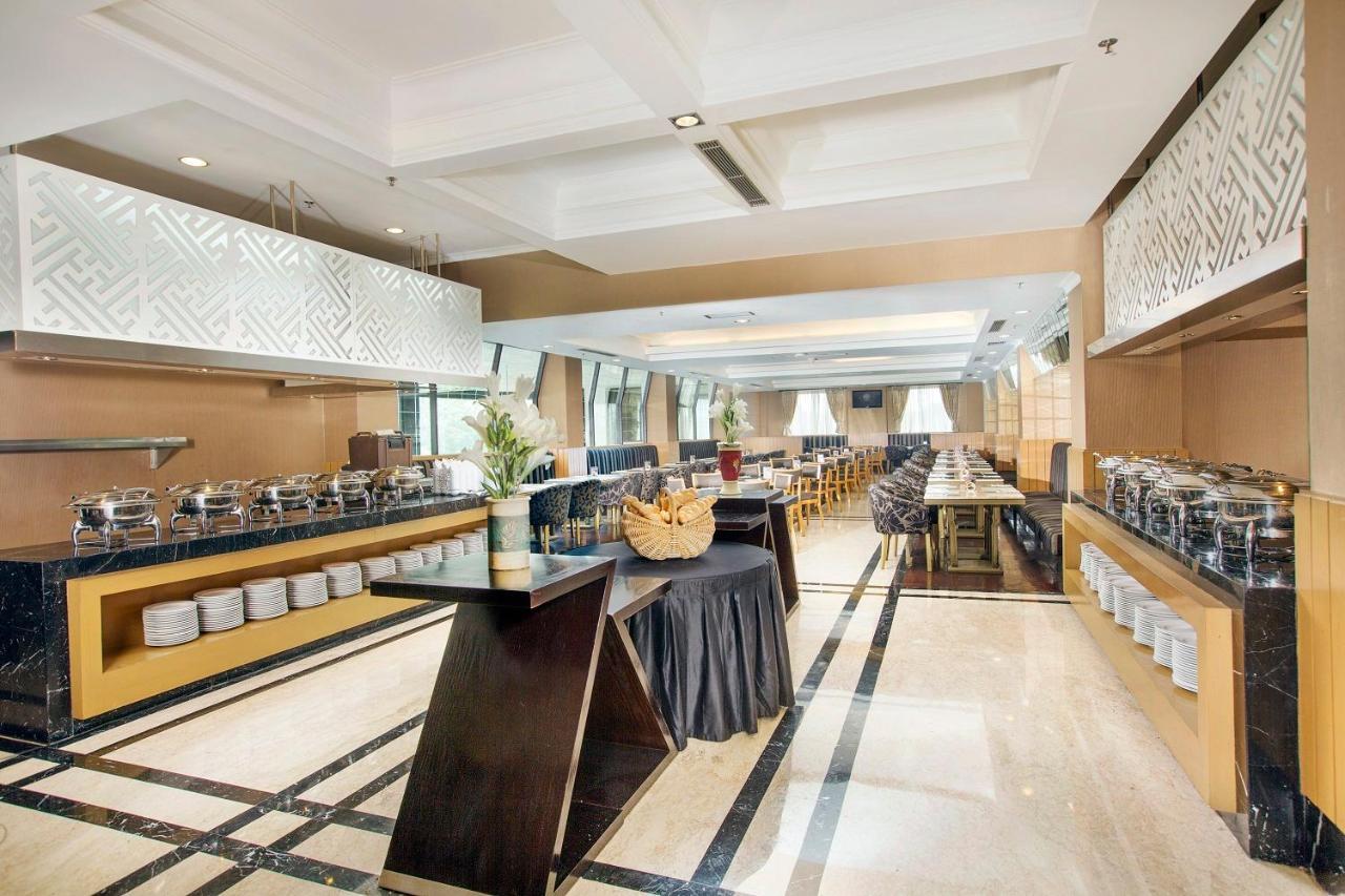 Royal Kuningan Hotel Jakarta Exterior photo