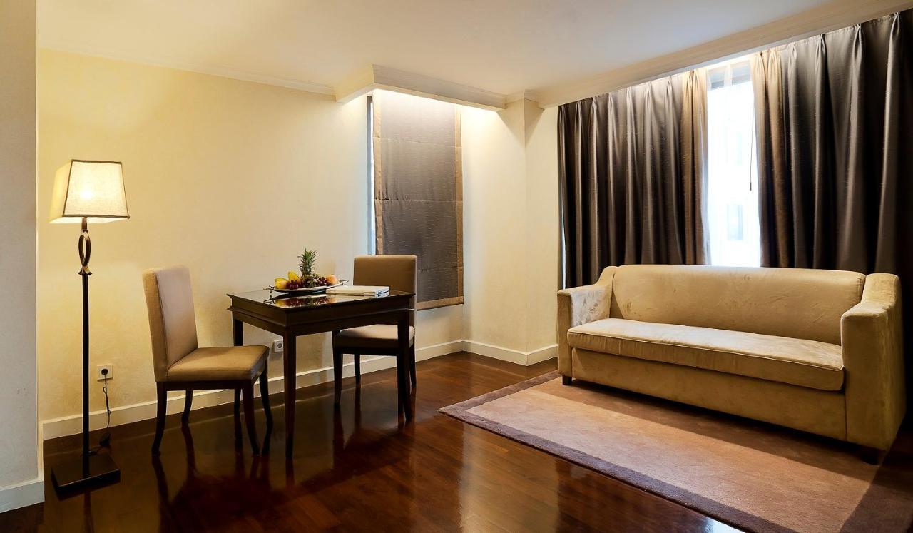 Royal Kuningan Hotel Jakarta Exterior photo