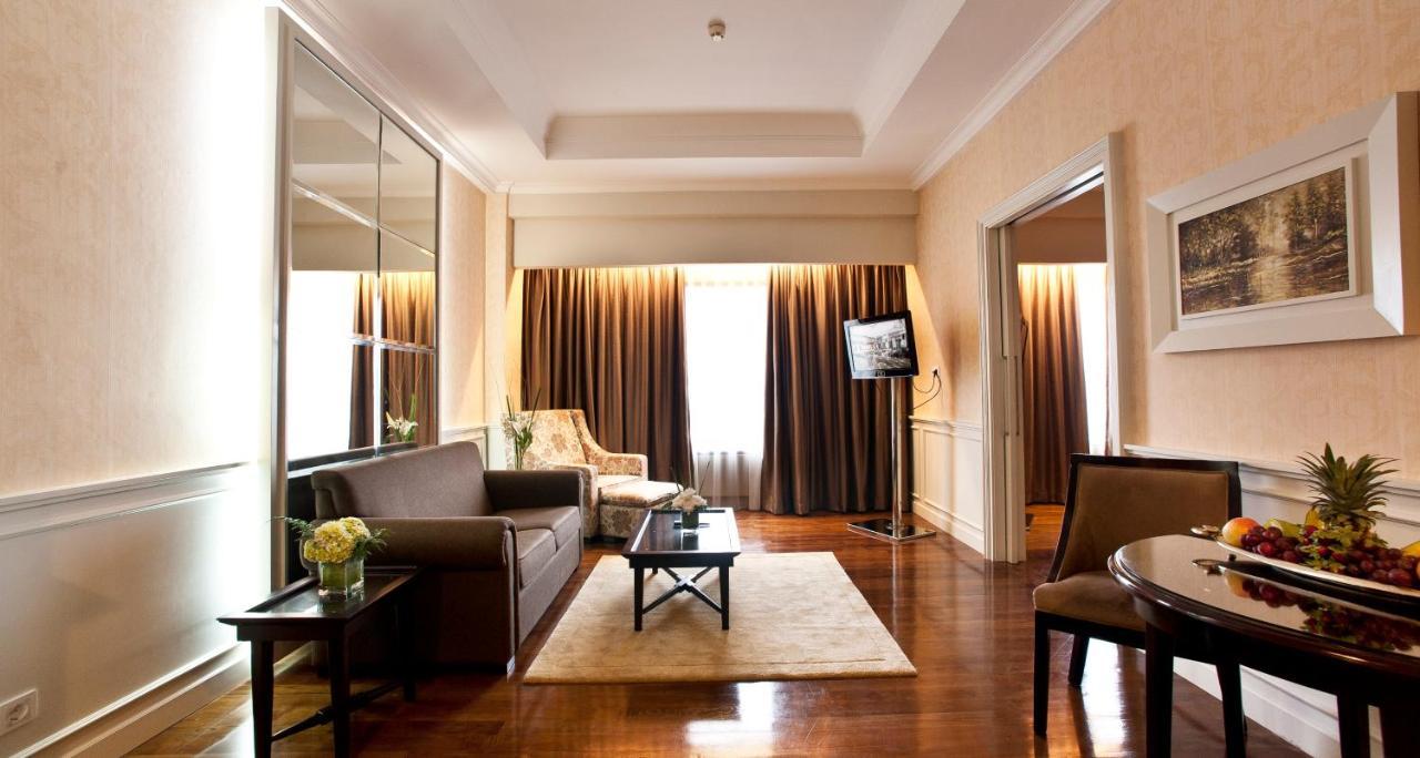 Royal Kuningan Hotel Jakarta Exterior photo